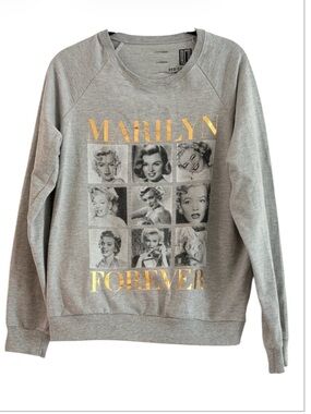 NWOT Marilyn Monroe Forever Gray Graphic Distressed Cutout Back Sweatshirt M